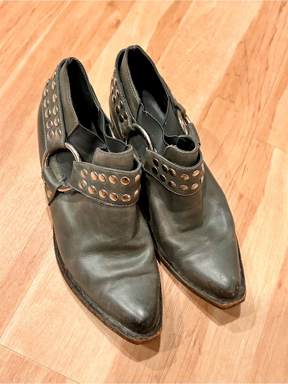 😎 Jeffrey Campbell Distressed Studded Booties Womens size 7